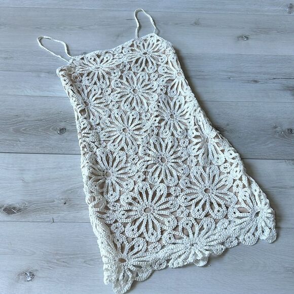Steve Madden Daisy Dress Steve Madden‎ Crochet overlay
size 2 Off White Nwt - Picture 4 of 6